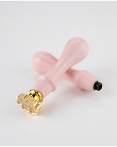 MANGO DE MADERA PARA SELLO DE LACRE COLOR ROSA ARTESANA TALLER