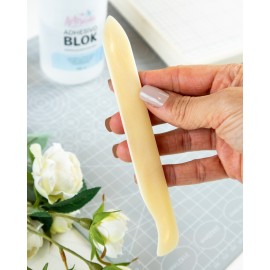 PLEGADERA DE HUESO ARTESANA TALLER